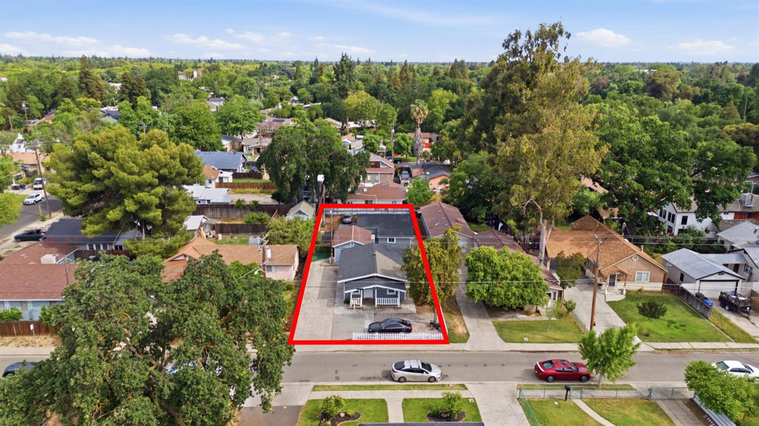 215 Kelley St, Modesto, CA 95354