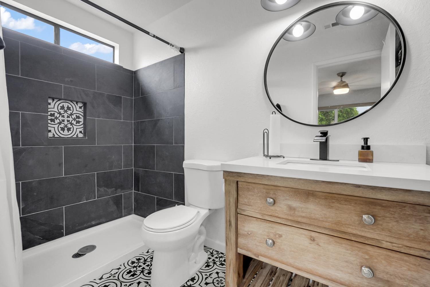 3161 Bridgeport Ct, Turlock, CA 95382