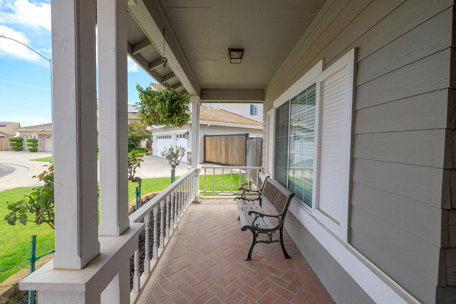 2505 Mission Ct, Escalon, CA 95320