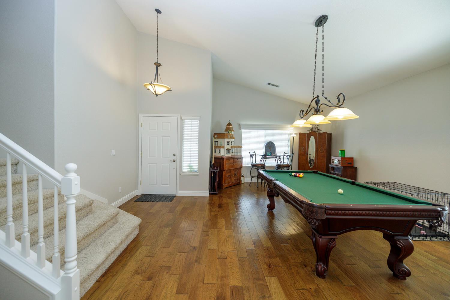 2505 Mission Ct, Escalon, CA 95320