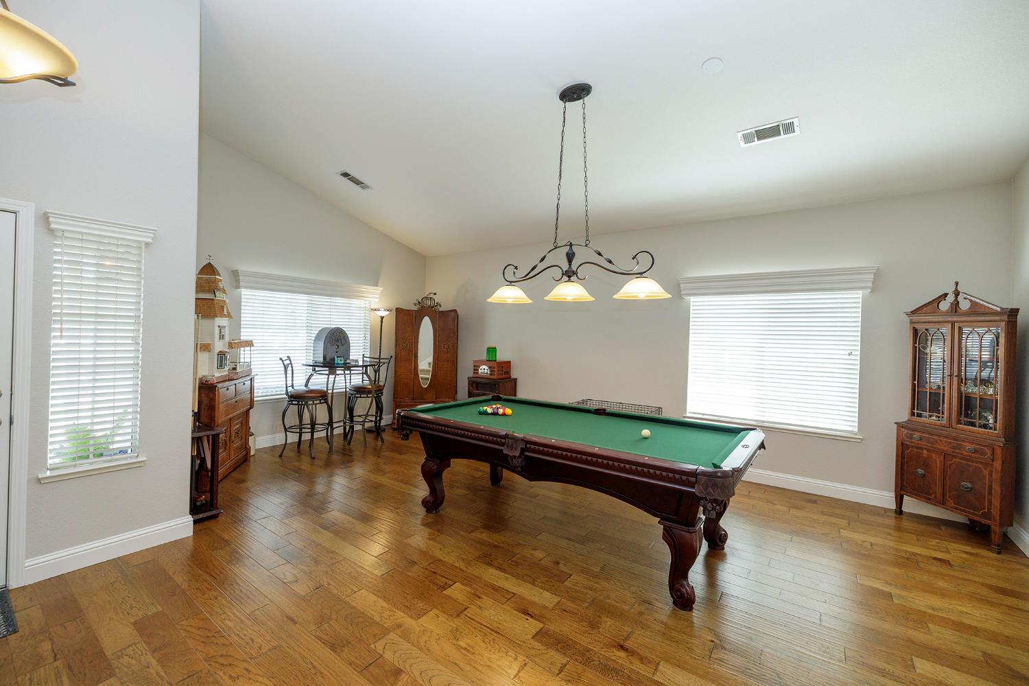 2505 Mission Ct, Escalon, CA 95320