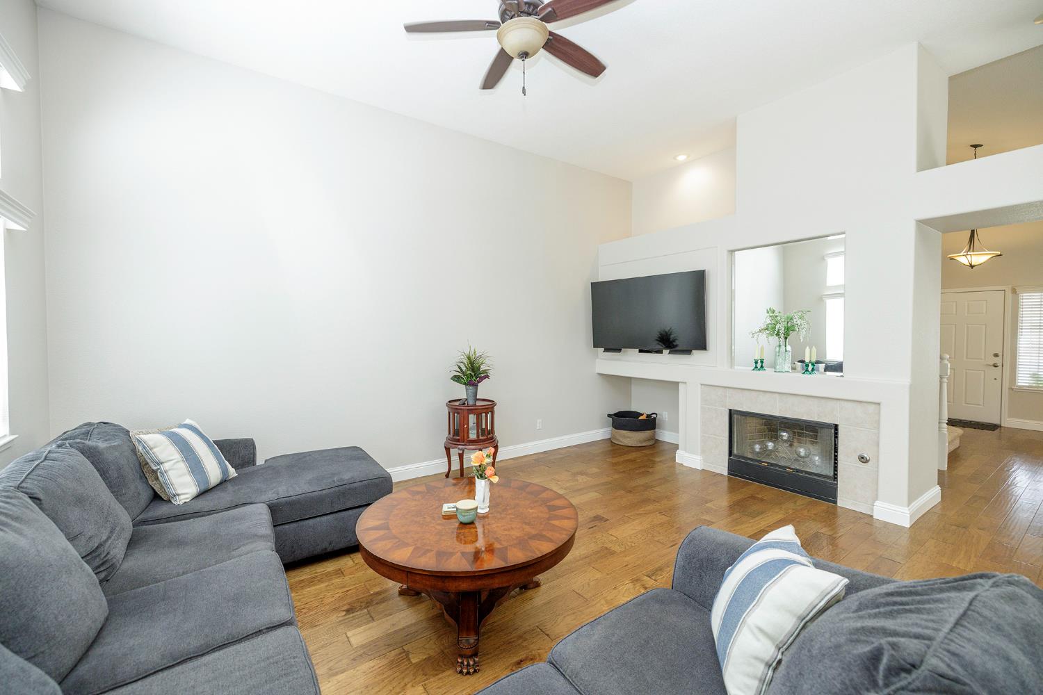 2505 Mission Ct, Escalon, CA 95320