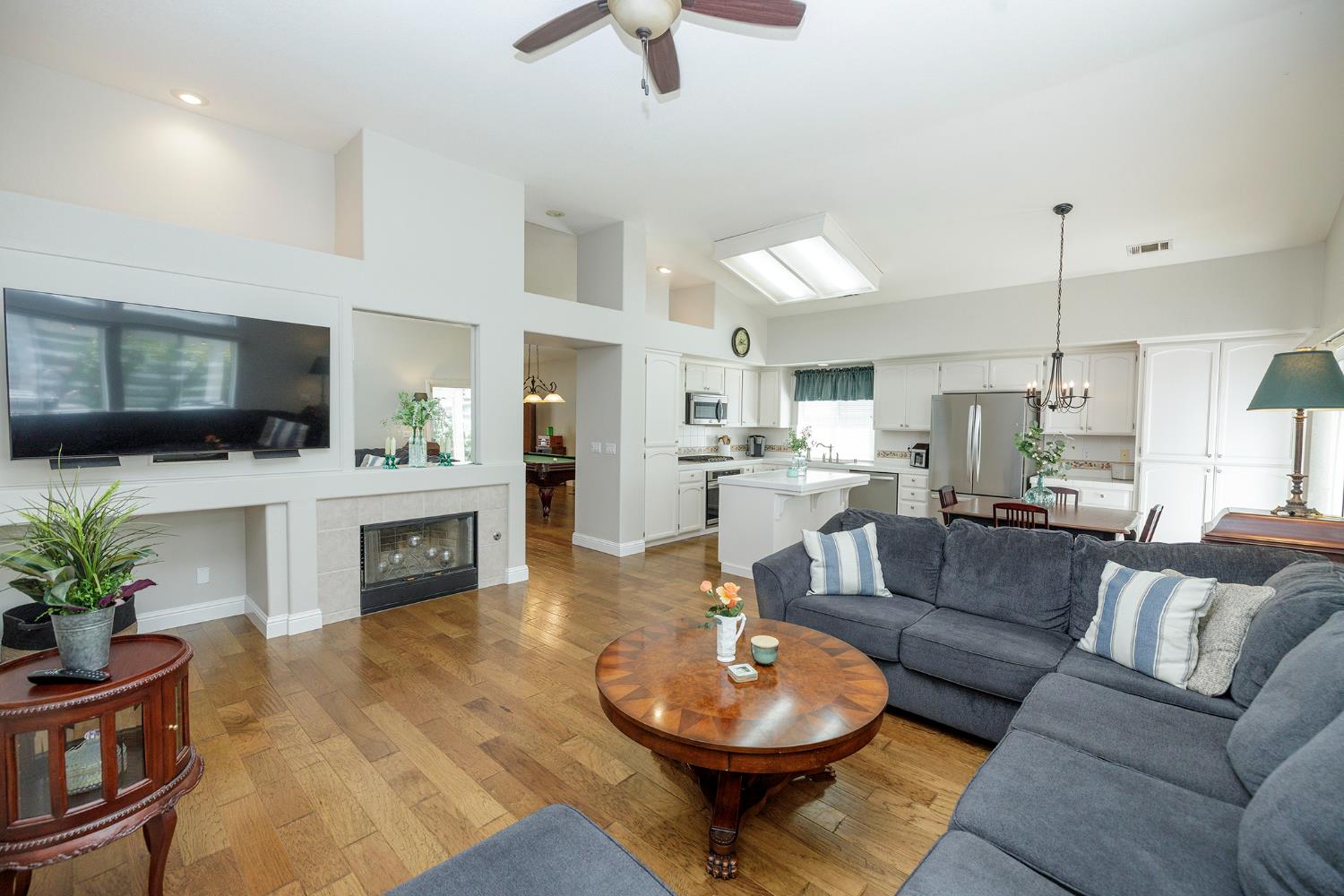 2505 Mission Ct, Escalon, CA 95320