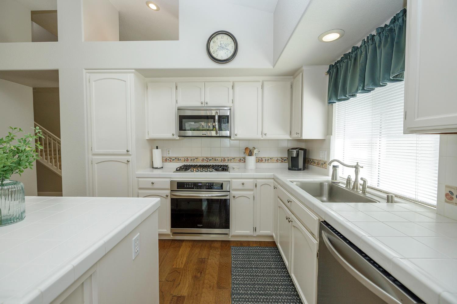 2505 Mission Ct, Escalon, CA 95320