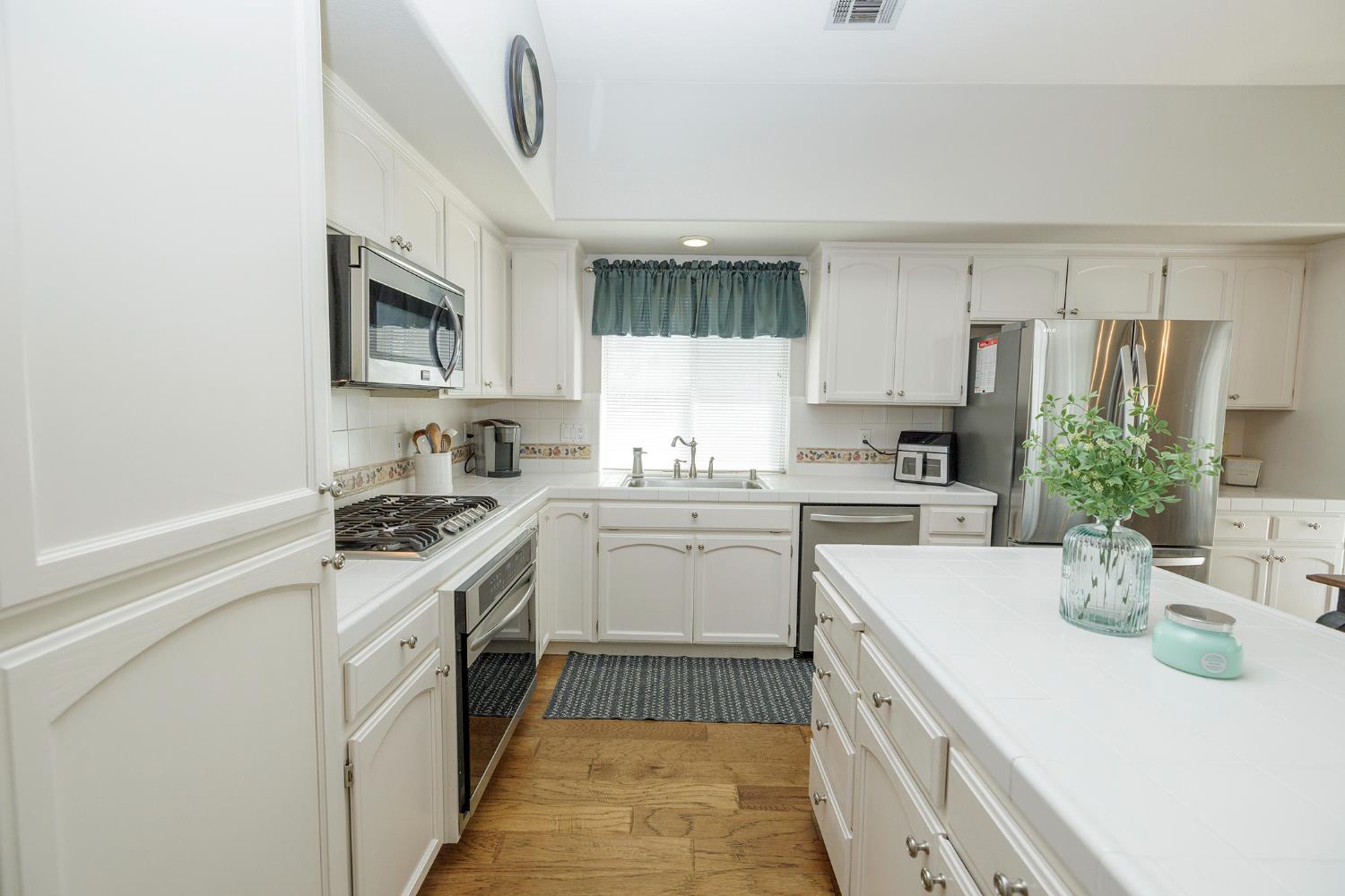 2505 Mission Ct, Escalon, CA 95320