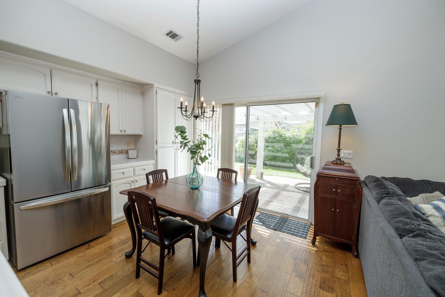 2505 Mission Ct, Escalon, CA 95320