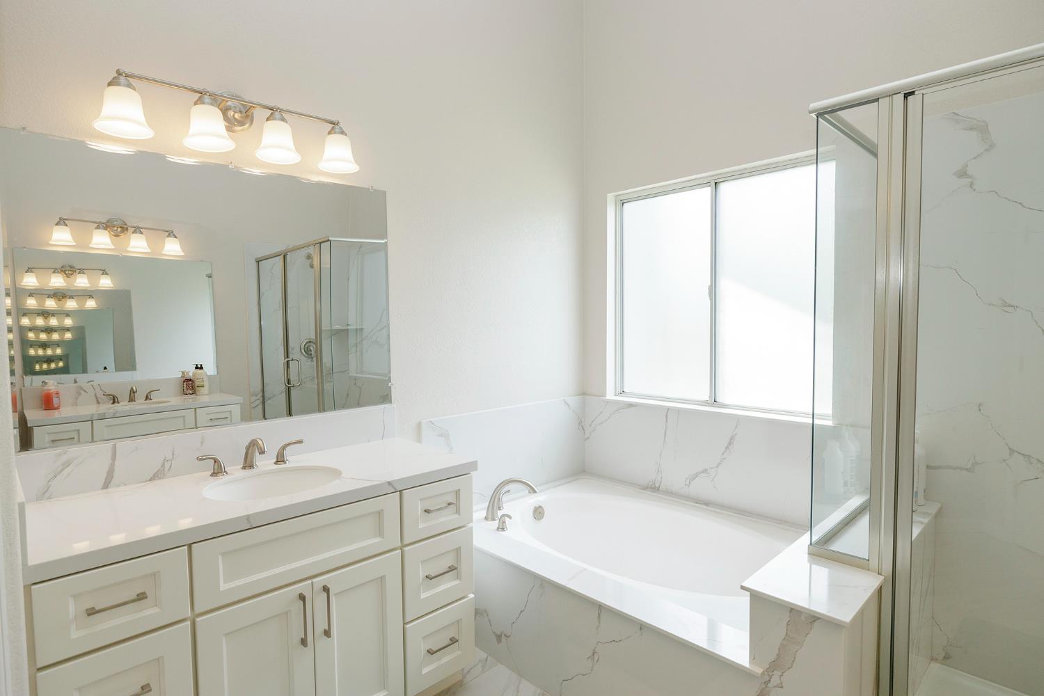 2505 Mission Ct, Escalon, CA 95320