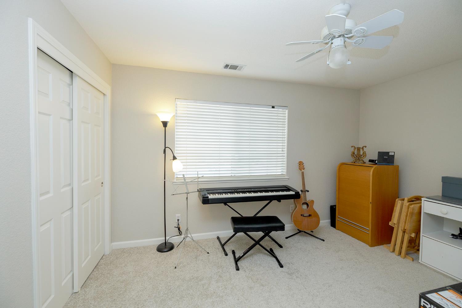 2505 Mission Ct, Escalon, CA 95320