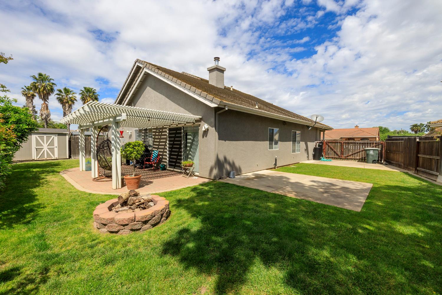 2505 Mission Ct, Escalon, CA 95320