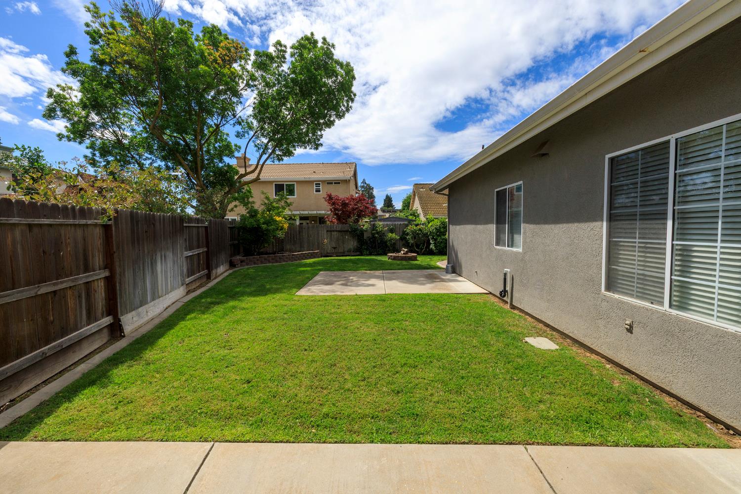 2505 Mission Ct, Escalon, CA 95320