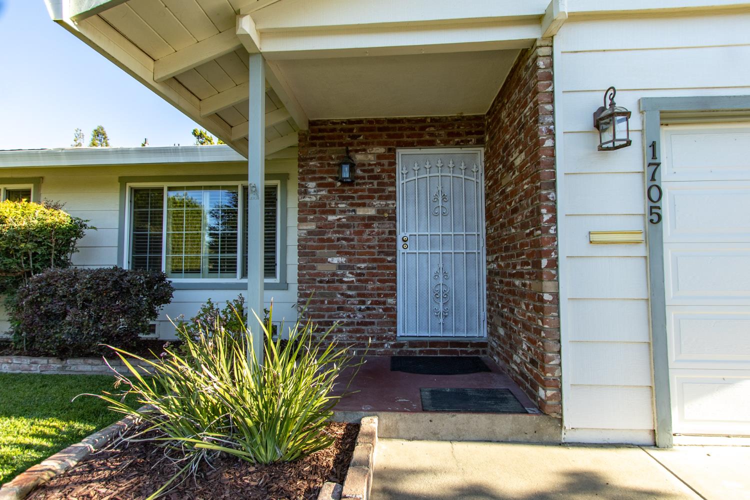 1705 Larkspur Pl, Turlock, CA 95380