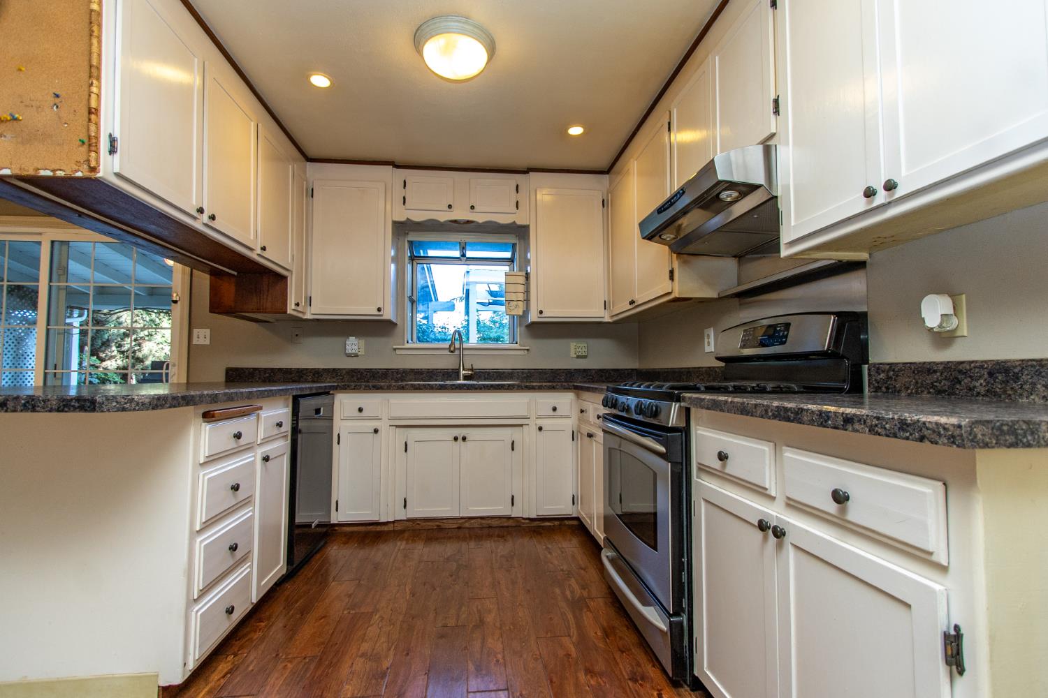 1705 Larkspur Pl, Turlock, CA 95380