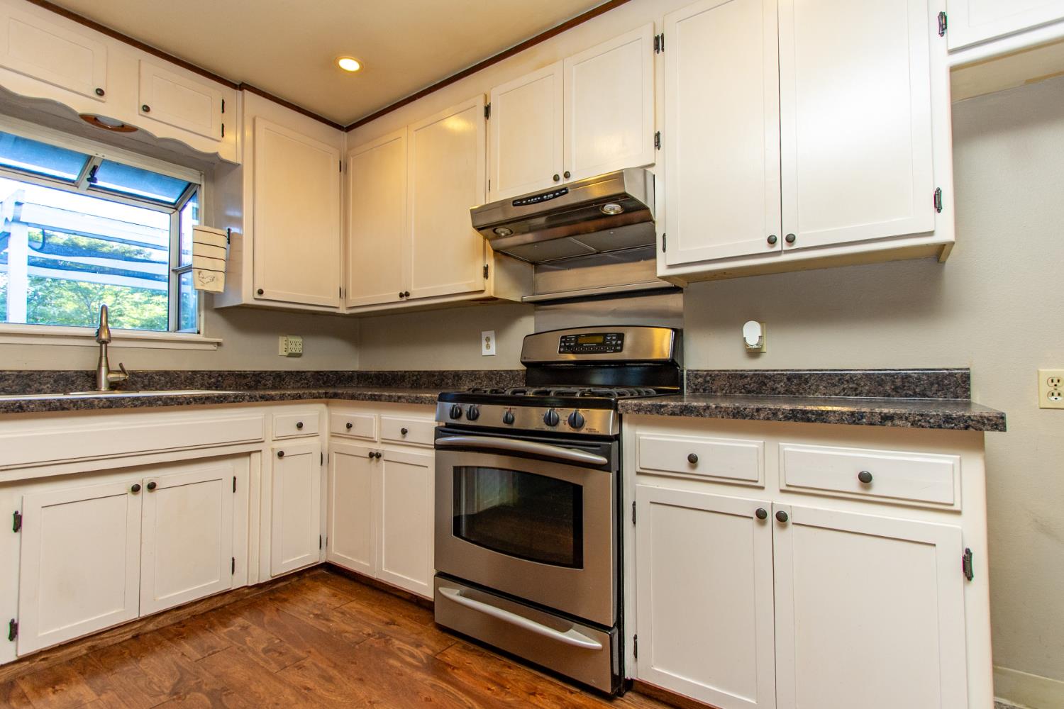 1705 Larkspur Pl, Turlock, CA 95380