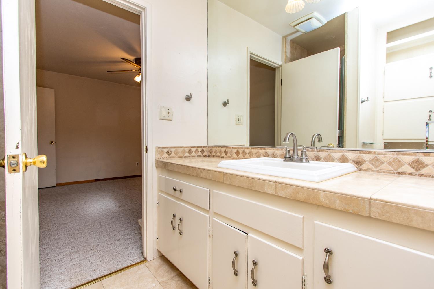 1705 Larkspur Pl, Turlock, CA 95380