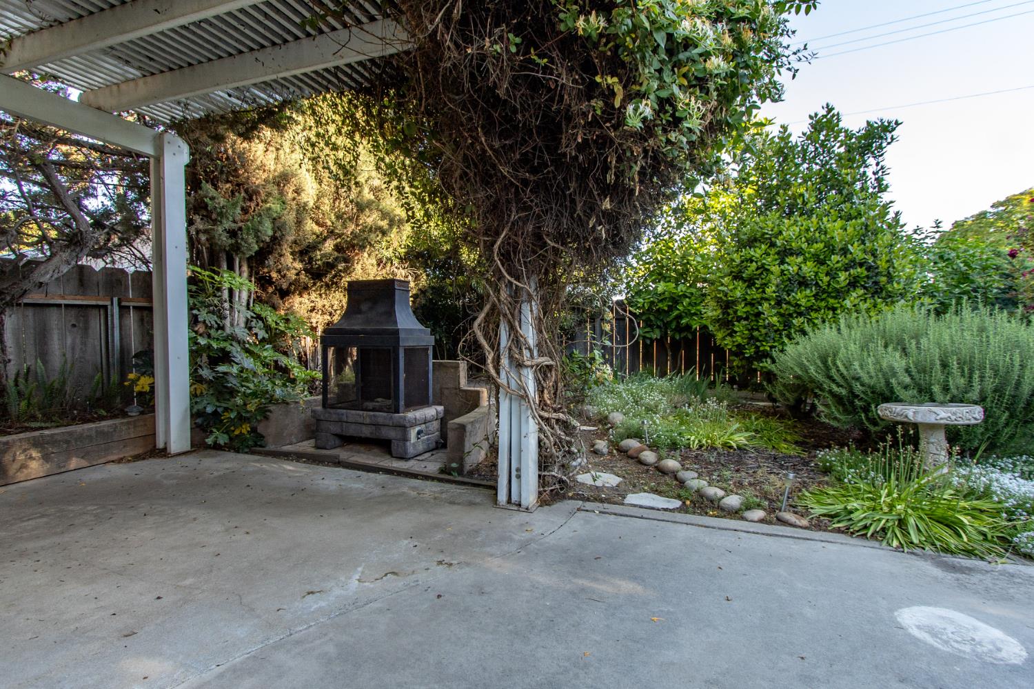 1705 Larkspur Pl, Turlock, CA 95380