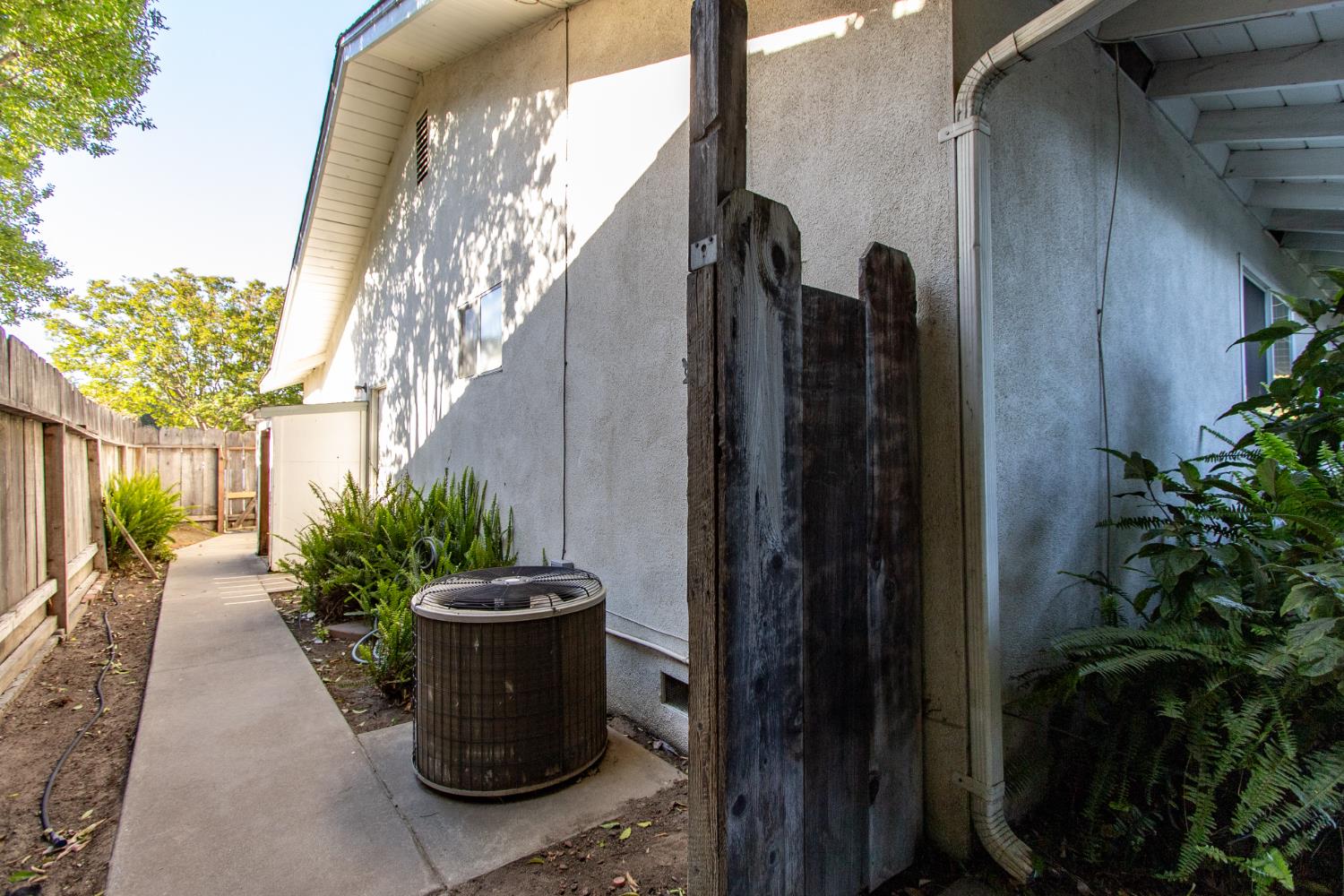 1705 Larkspur Pl, Turlock, CA 95380