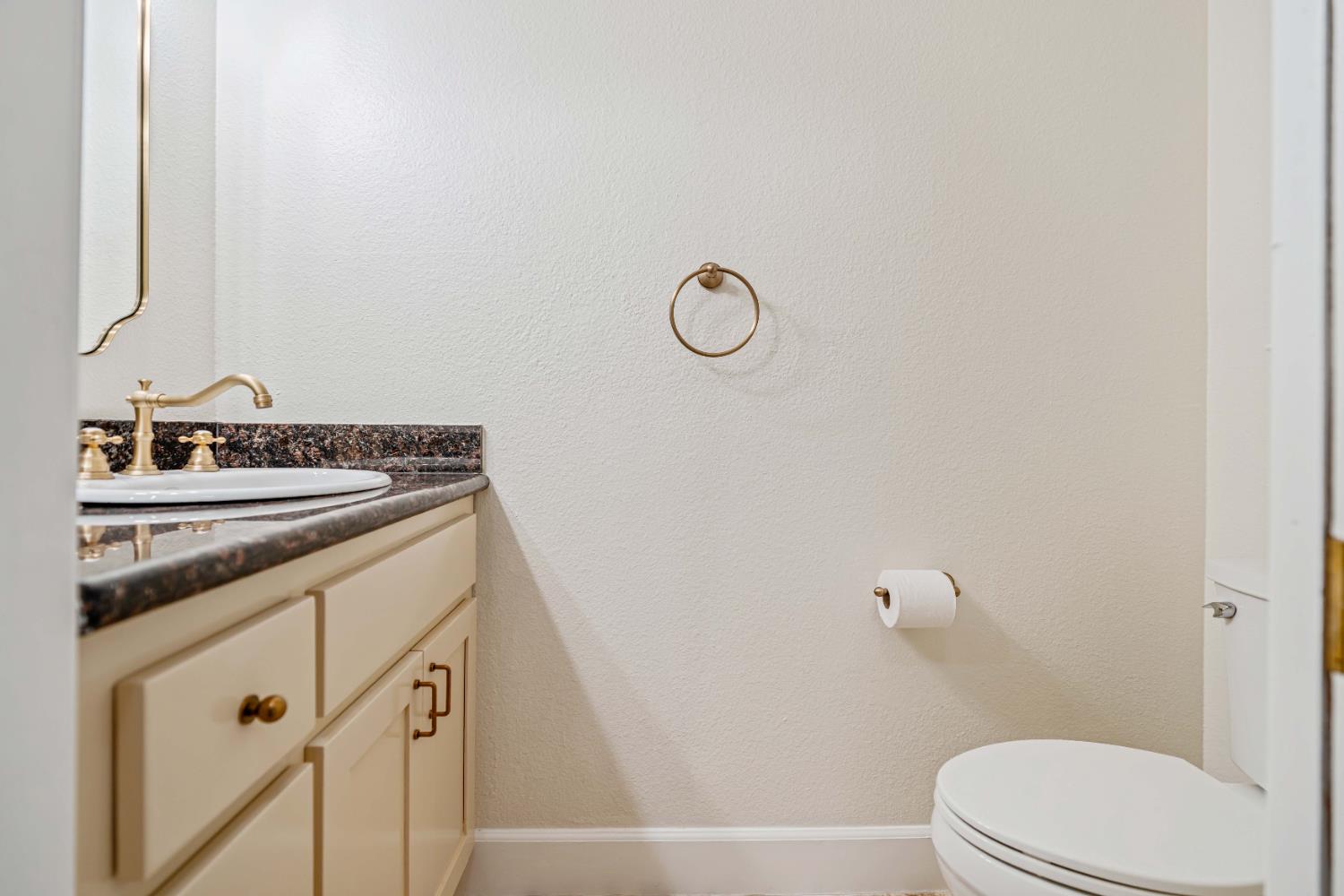 3829 Mondrian Dr, Modesto, CA 95356