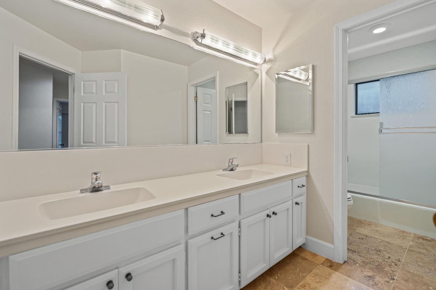 3829 Mondrian Dr, Modesto, CA 95356