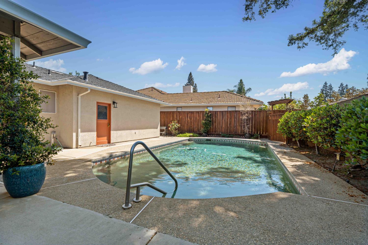 3829 Mondrian Dr, Modesto, CA 95356