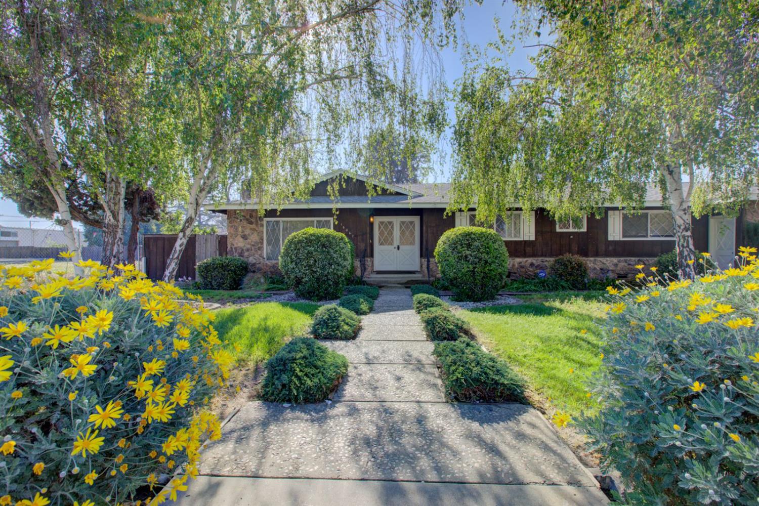 16067 Acacia St, Delhi, CA 95315