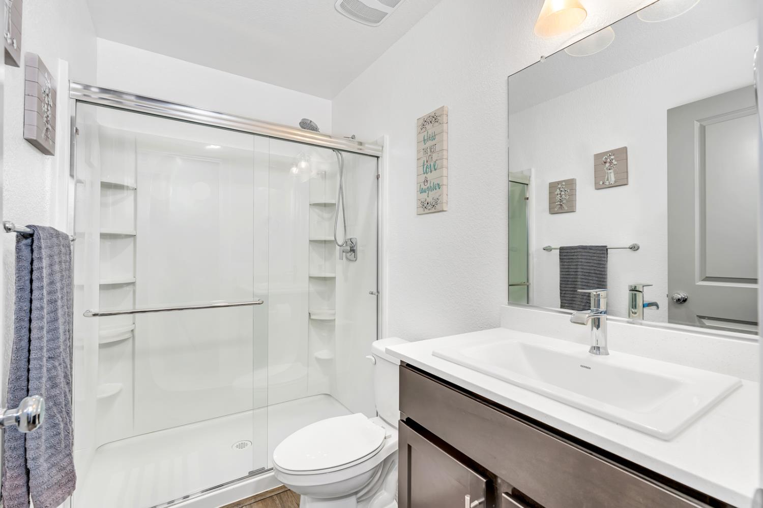 1807 Patricia Ct, Los Banos, CA 93635