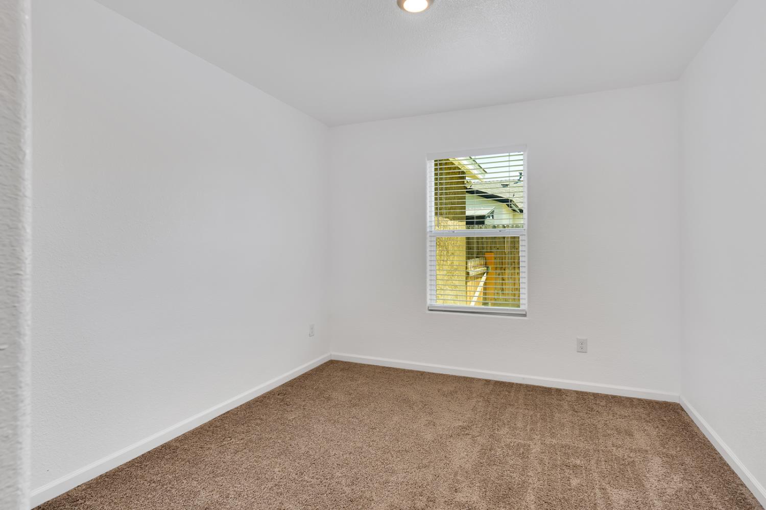 1807 Patricia Ct, Los Banos, CA 93635