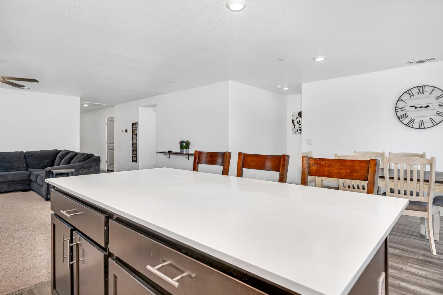 1807 Patricia Ct, Los Banos, CA 93635