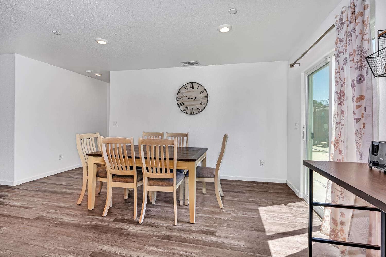 1807 Patricia Ct, Los Banos, CA 93635