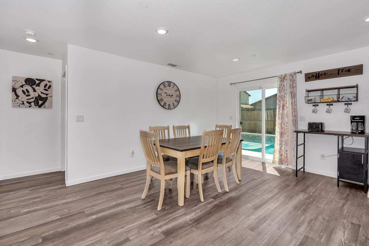 1807 Patricia Ct, Los Banos, CA 93635