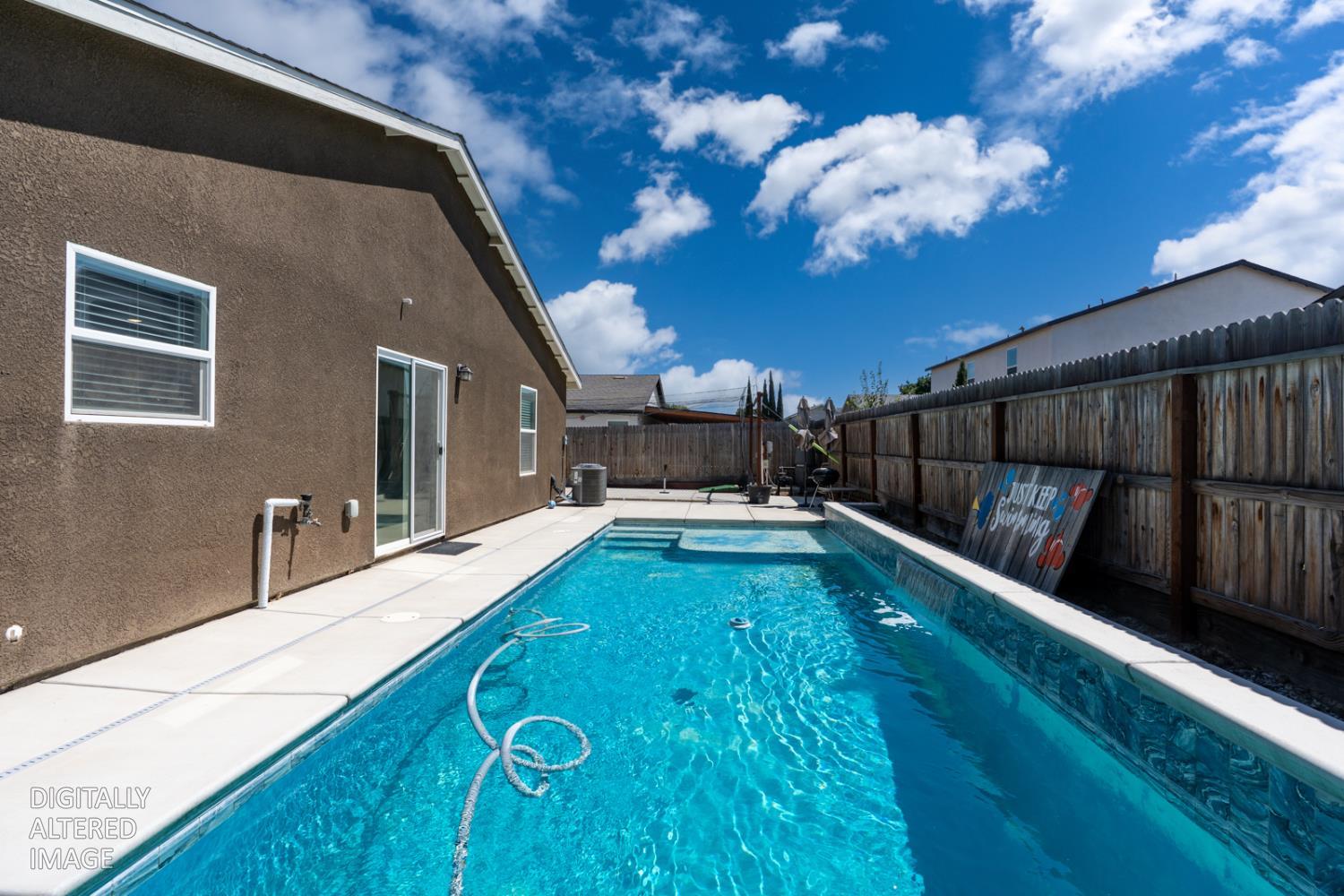 1807 Patricia Ct, Los Banos, CA 93635