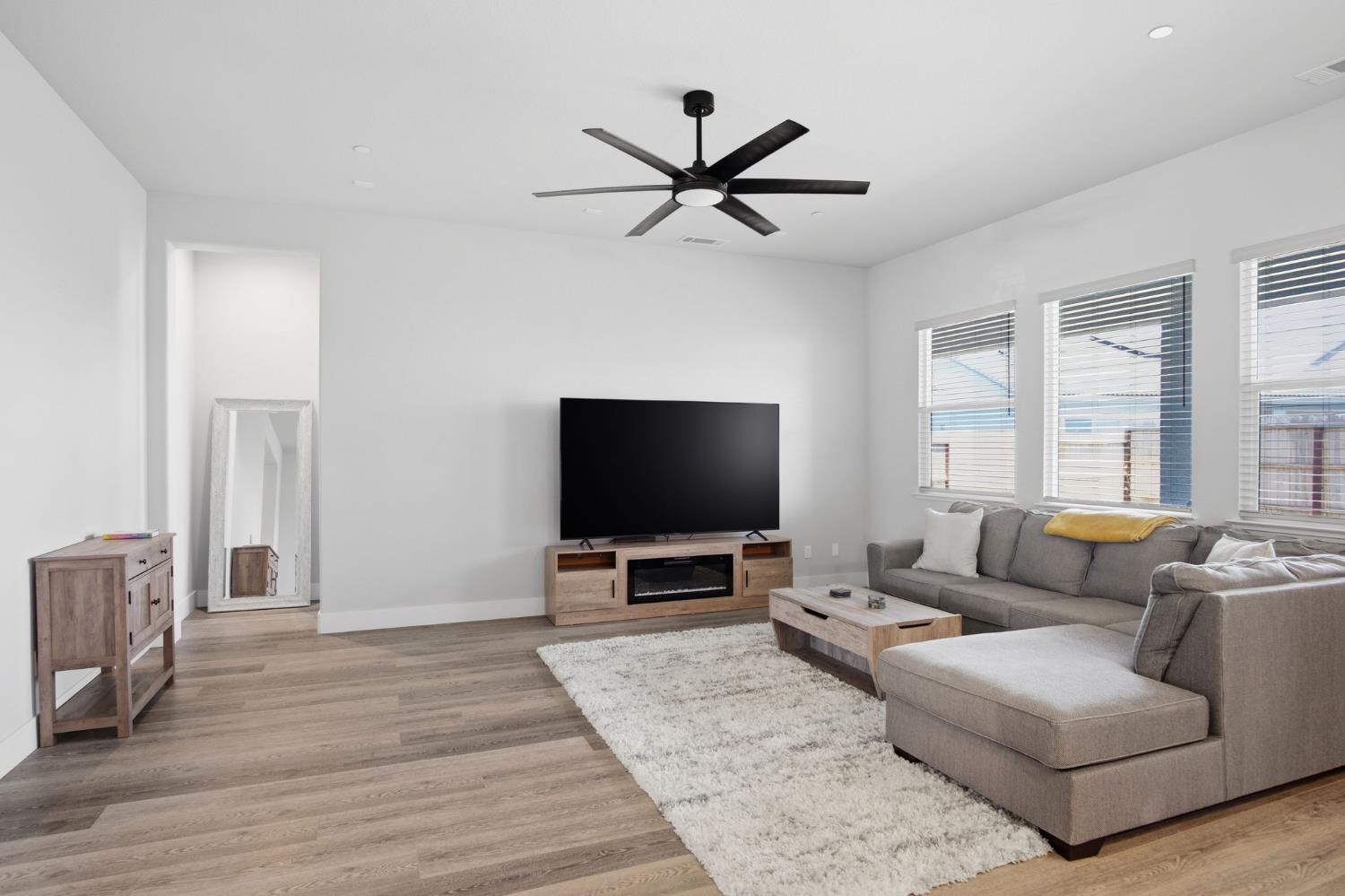 2516 Orinoco Ave, Manteca, CA 95337