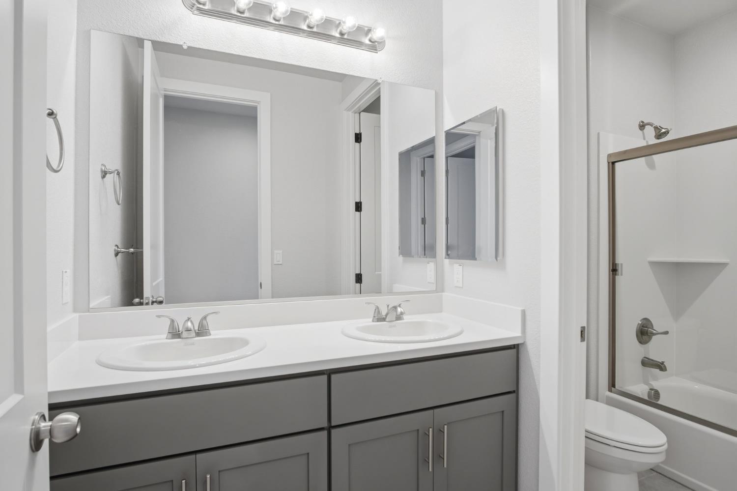 2516 Orinoco Ave, Manteca, CA 95337