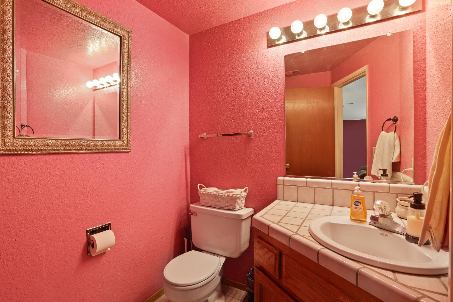 2008 Sheldon Dr, Modesto, CA 95350