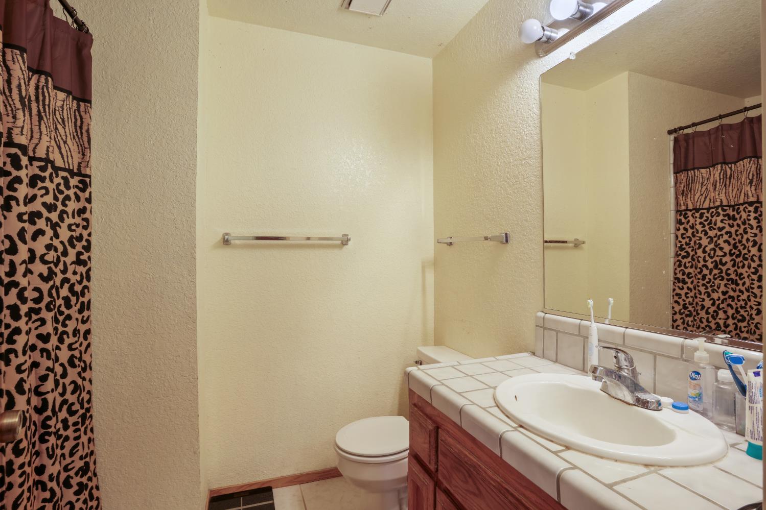 2008 Sheldon Dr, Modesto, CA 95350