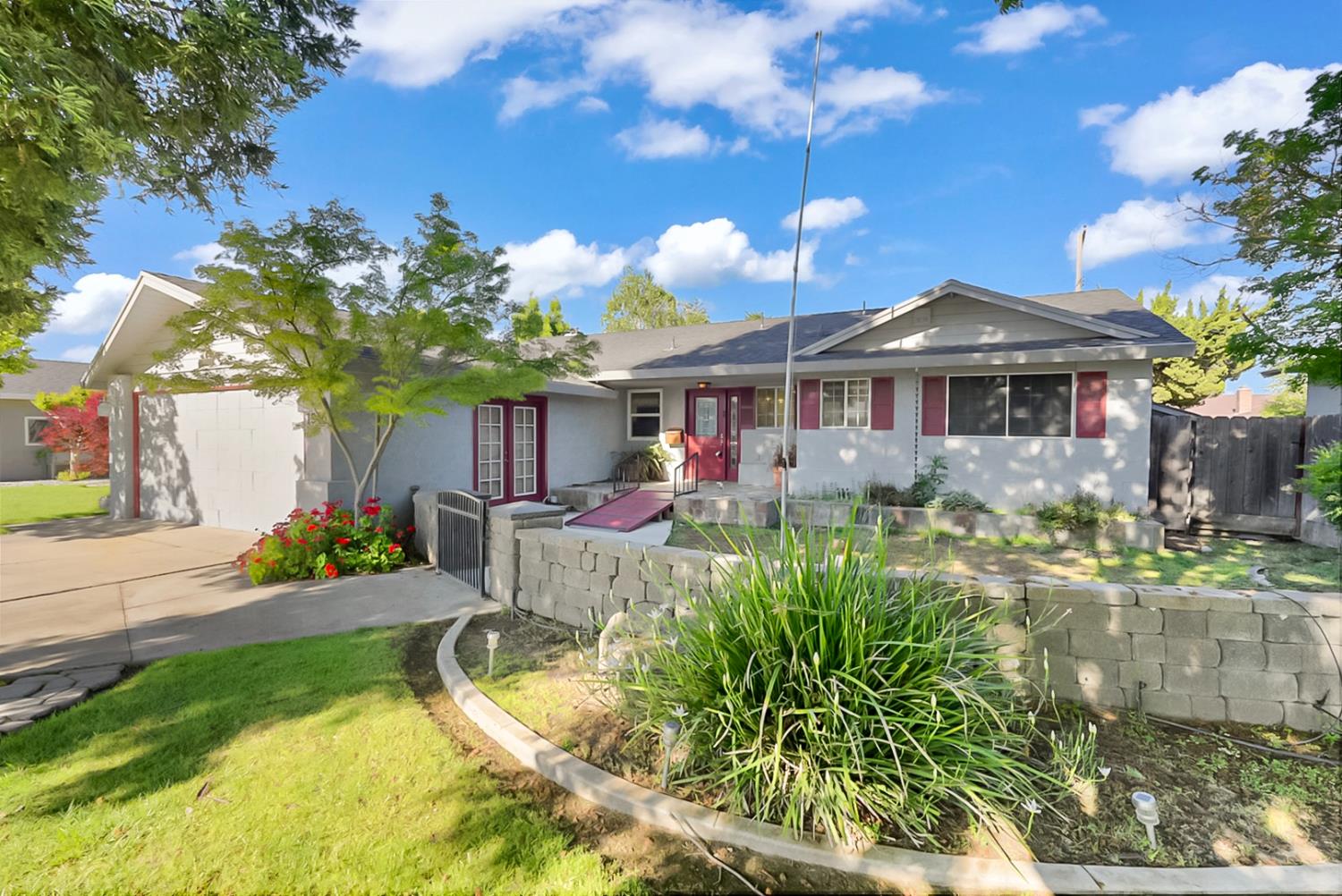 1945 Annhurst Ave, Turlock, CA 95382