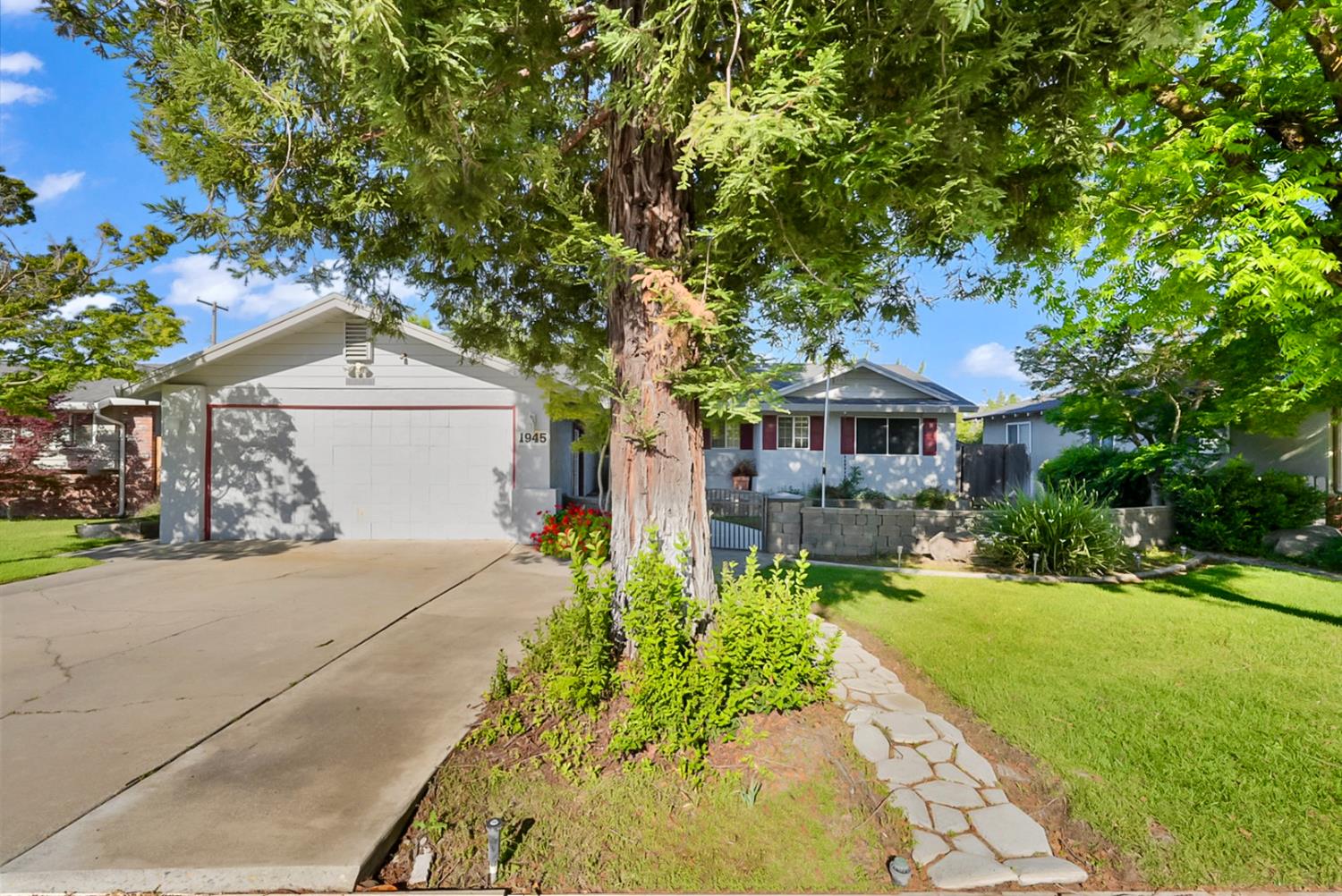 1945 Annhurst Ave, Turlock, CA 95382