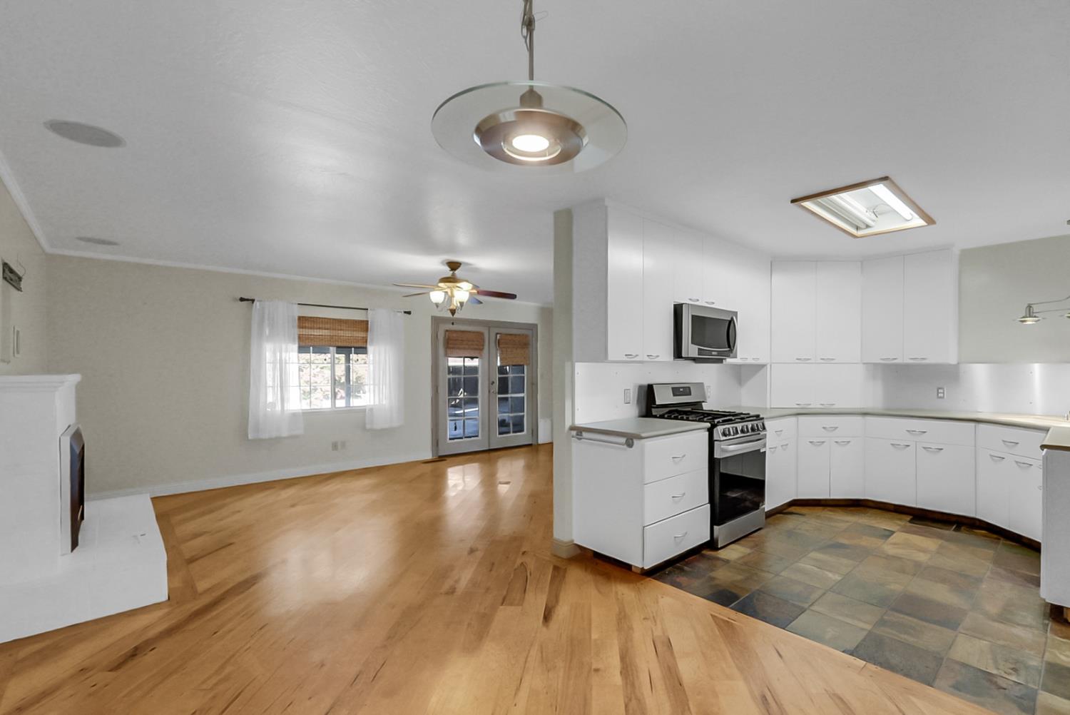 1945 Annhurst Ave, Turlock, CA 95382