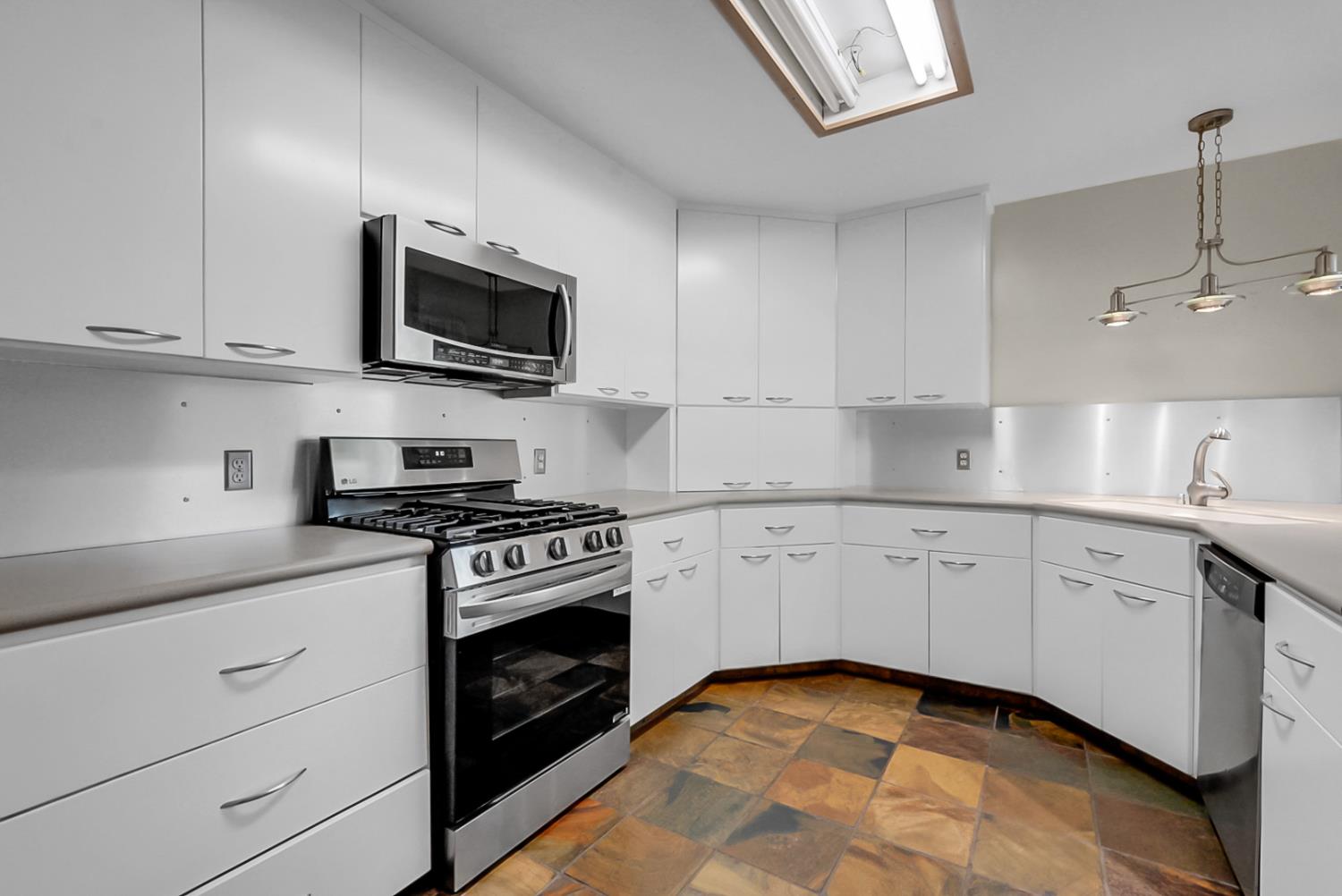 1945 Annhurst Ave, Turlock, CA 95382