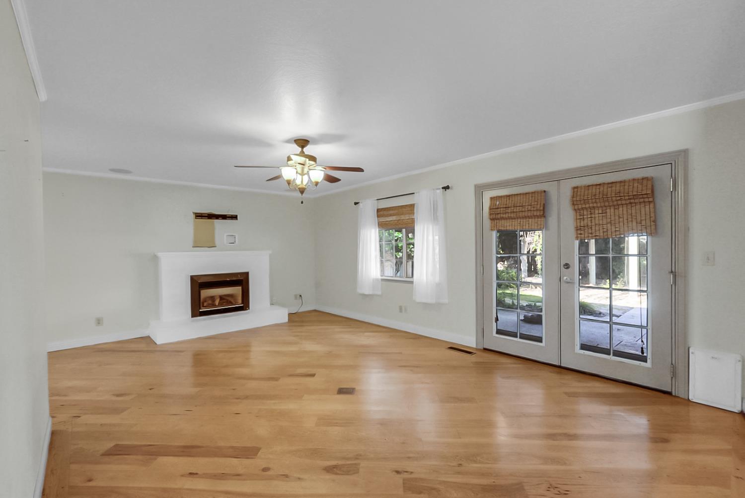 1945 Annhurst Ave, Turlock, CA 95382