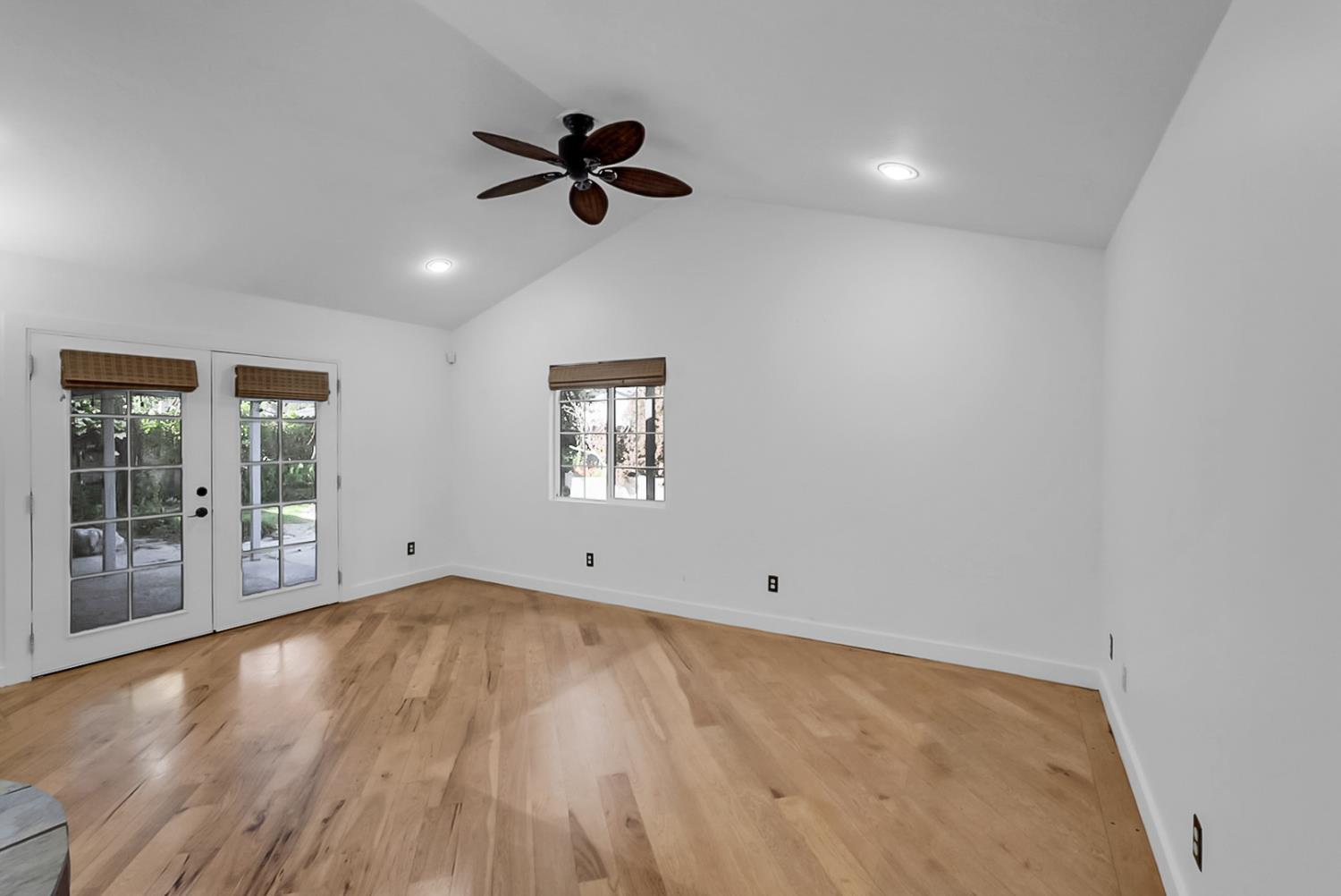 1945 Annhurst Ave, Turlock, CA 95382