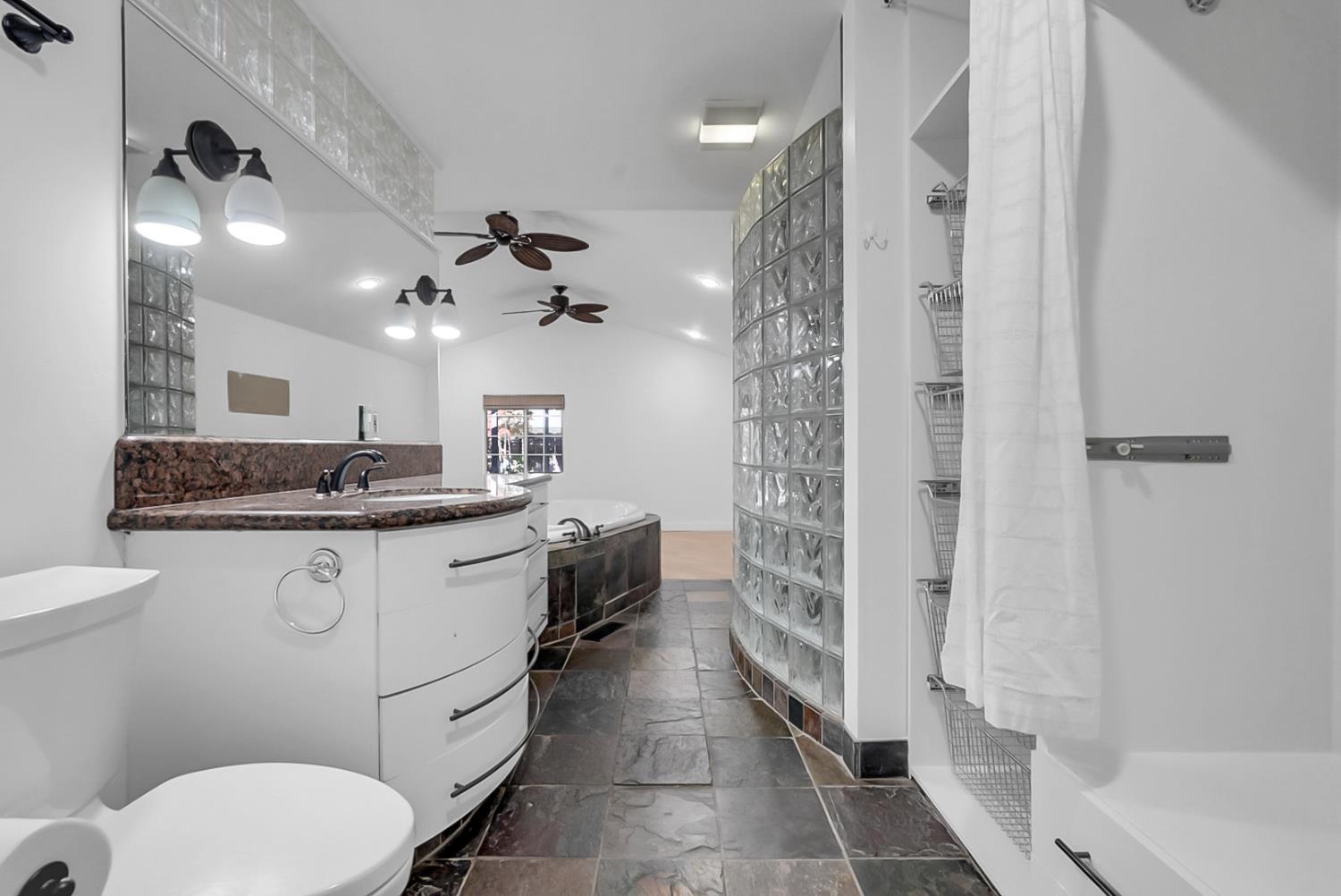 1945 Annhurst Ave, Turlock, CA 95382