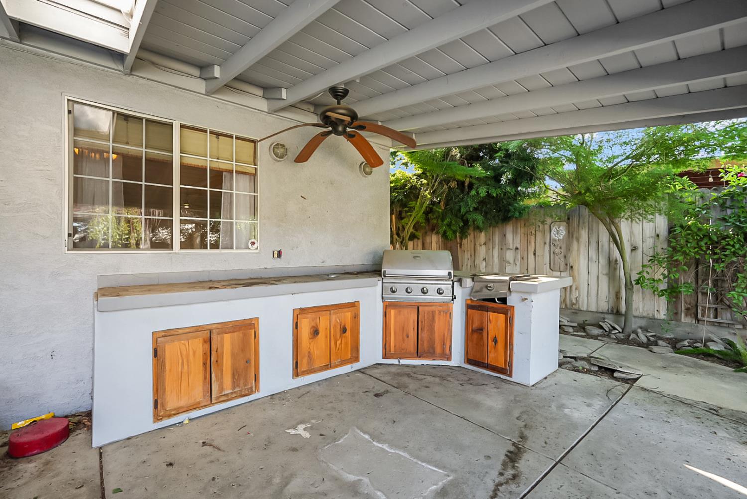 1945 Annhurst Ave, Turlock, CA 95382