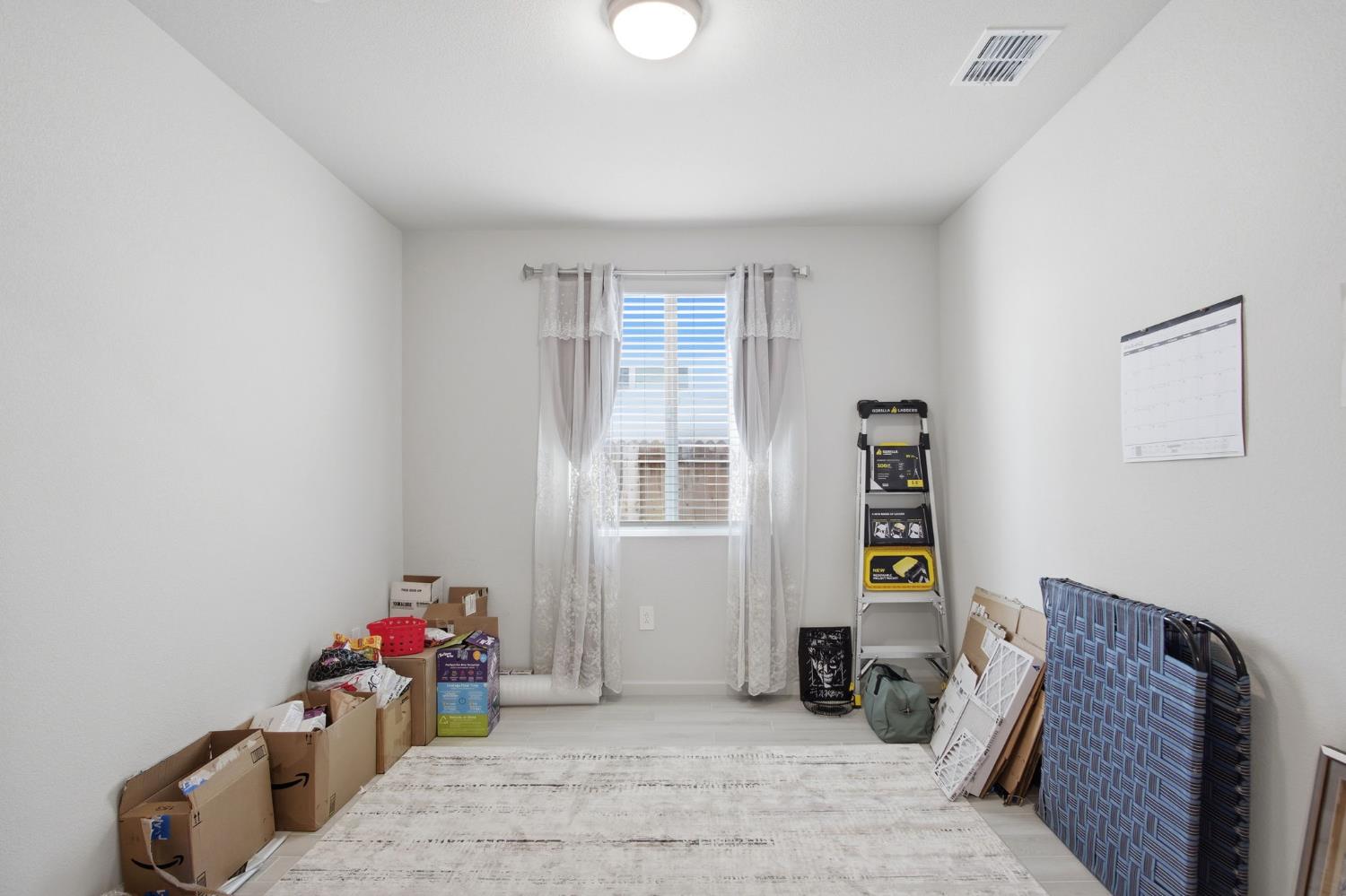 2937 Newhalen St, Manteca, CA 95337