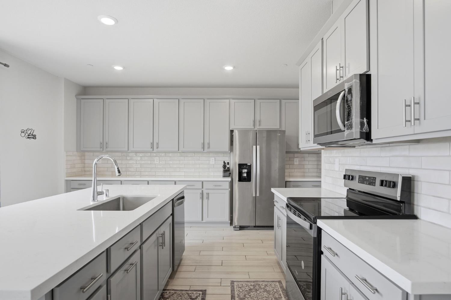 2937 Newhalen St, Manteca, CA 95337