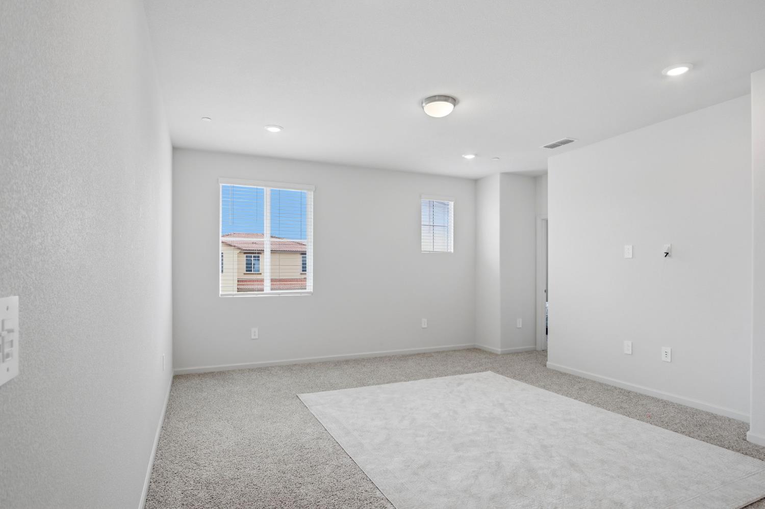 2937 Newhalen St, Manteca, CA 95337
