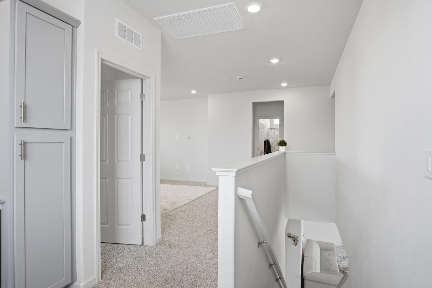 2937 Newhalen St, Manteca, CA 95337