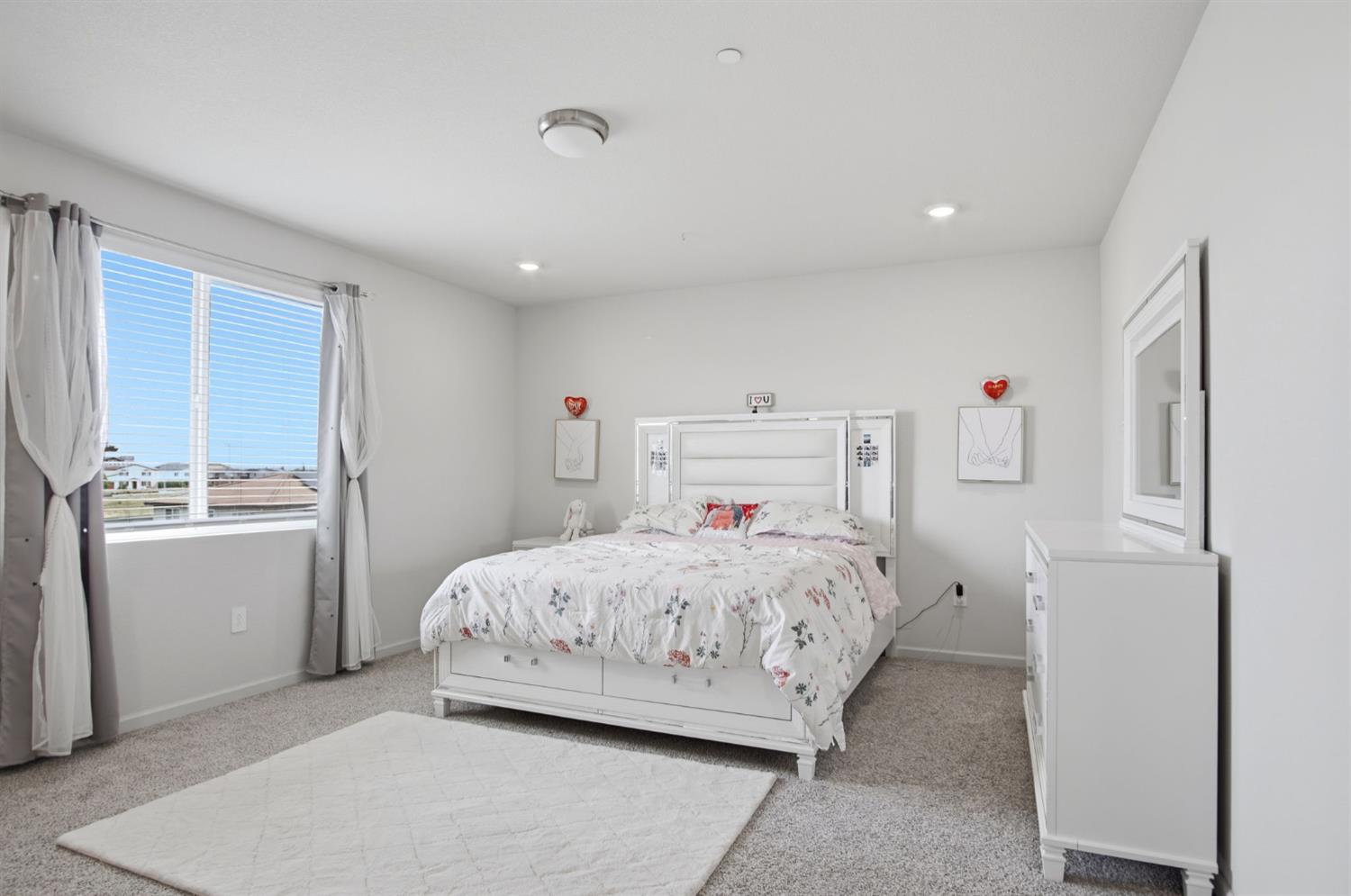 2937 Newhalen St, Manteca, CA 95337