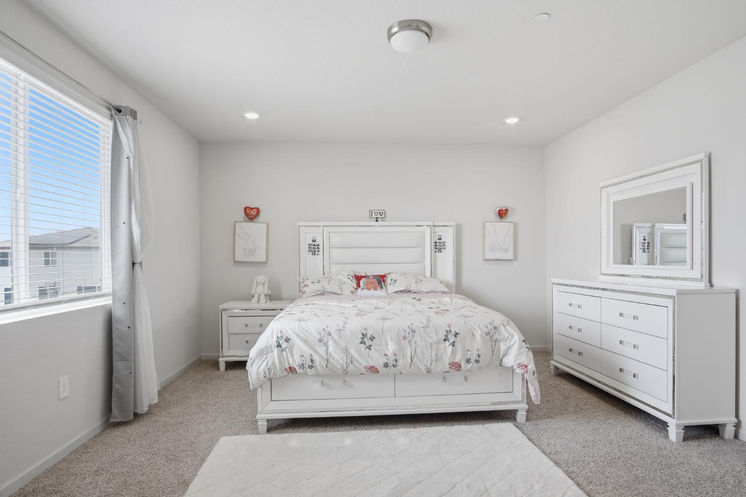 2937 Newhalen St, Manteca, CA 95337
