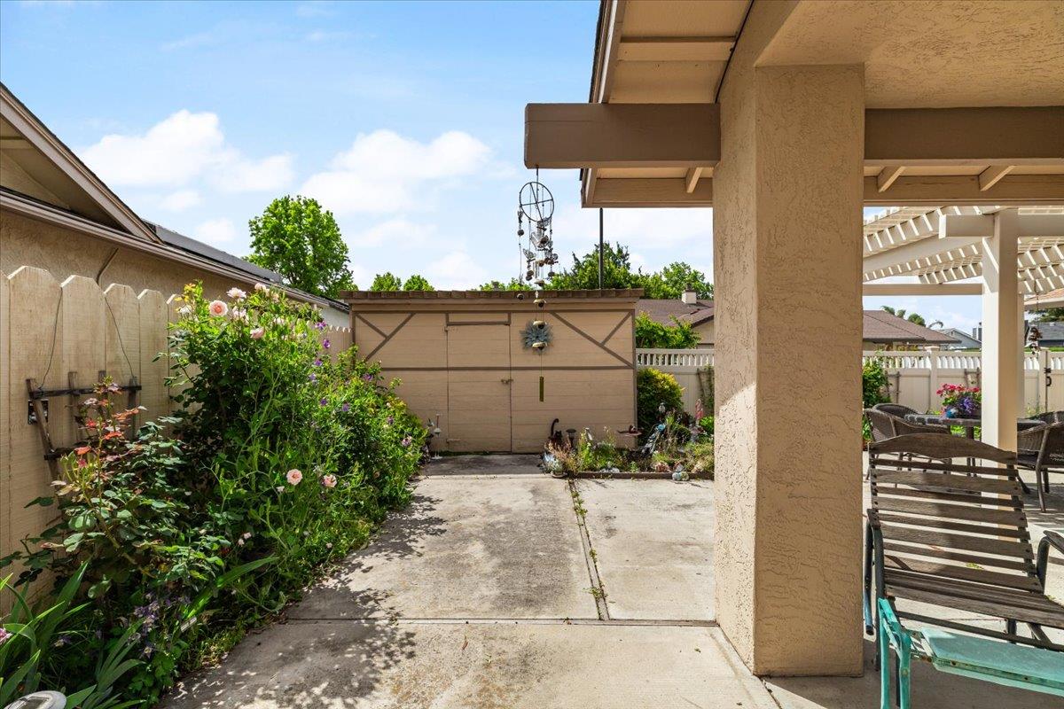 2136 Candy Cane Walk, Manteca, CA 95336