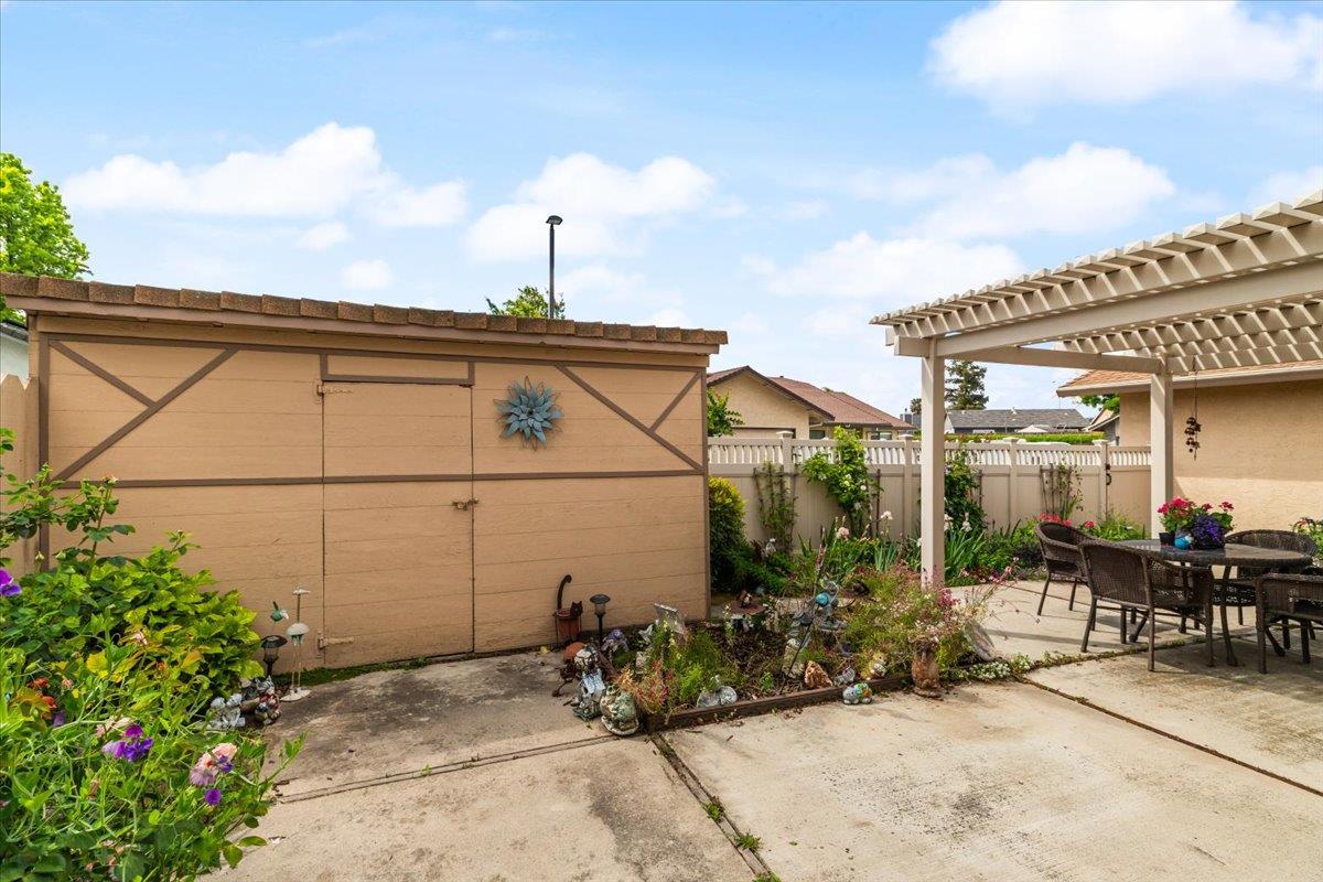 2136 Candy Cane Walk, Manteca, CA 95336